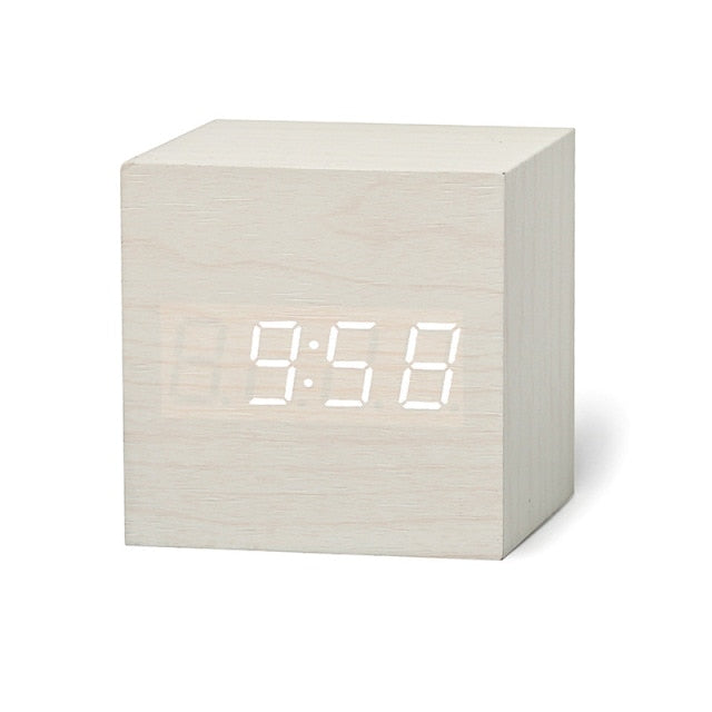 SUENTA Digitaler Quadratischer LED Wecker Mit Uhrzeit Und Datum Weiss weiss