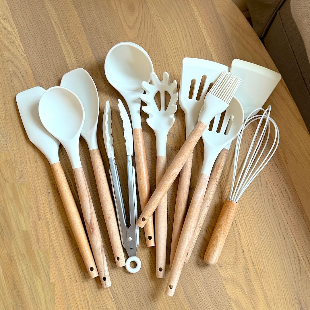 SUENTA Ungiftiges BPA-Freies Kochutensilien-Set Silikon Holzgriffe