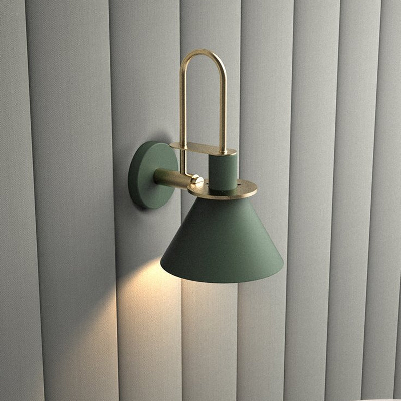 SUENTA Kegel-Wandleuchte Macaron Schwarz Weiß Grün Metall 1-Licht Grün