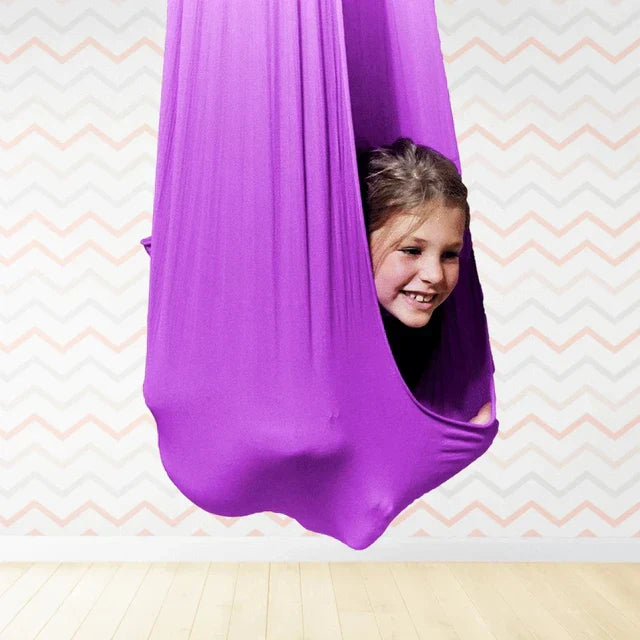 SUENTA Beruhigende Therapieschaukel für Kinder - CalmGlide Lila