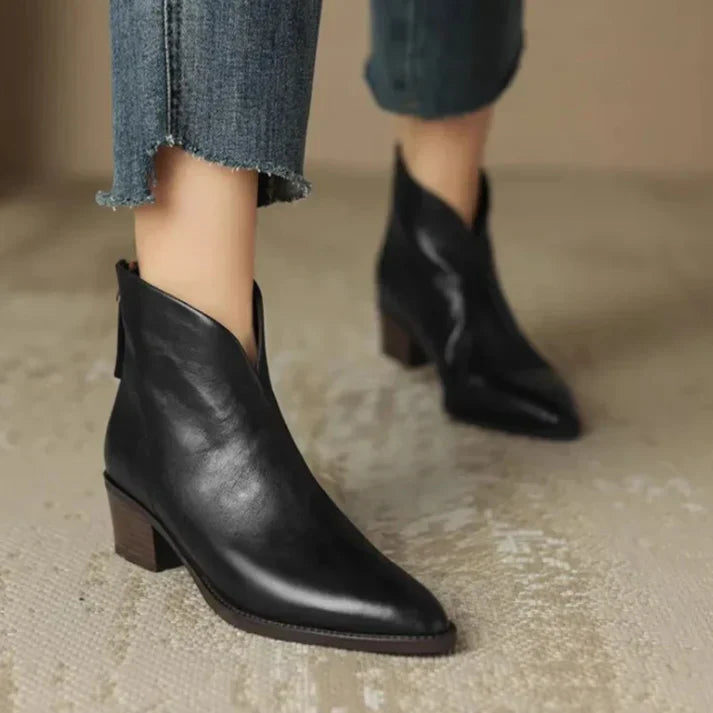 SUENTA Jorjo Damen Stiefeletten - Spitz, Leder mit Reißverschluss Schwarz