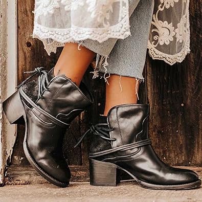 SUENTA Damen Jahrgang Dirndl Stiefeletten Auffälligen Schnürdetails - Winterstiefel Schwarz