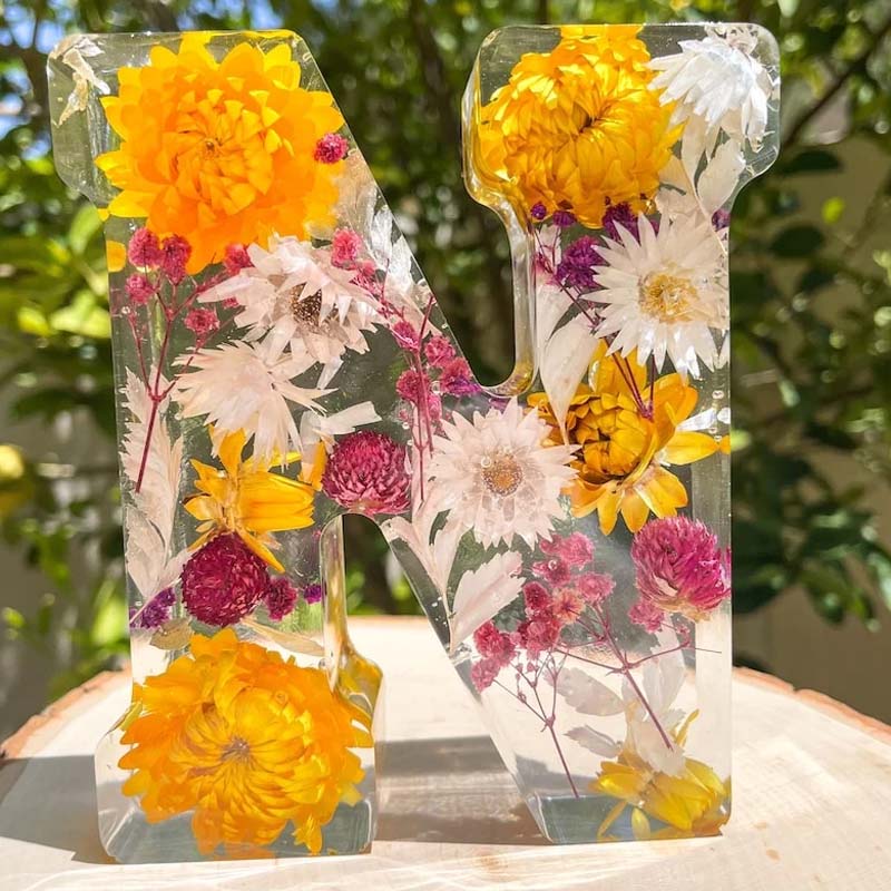 SUENTA Buchstaben-Harzlampe getrockneten Blumen Buchstabendesign N