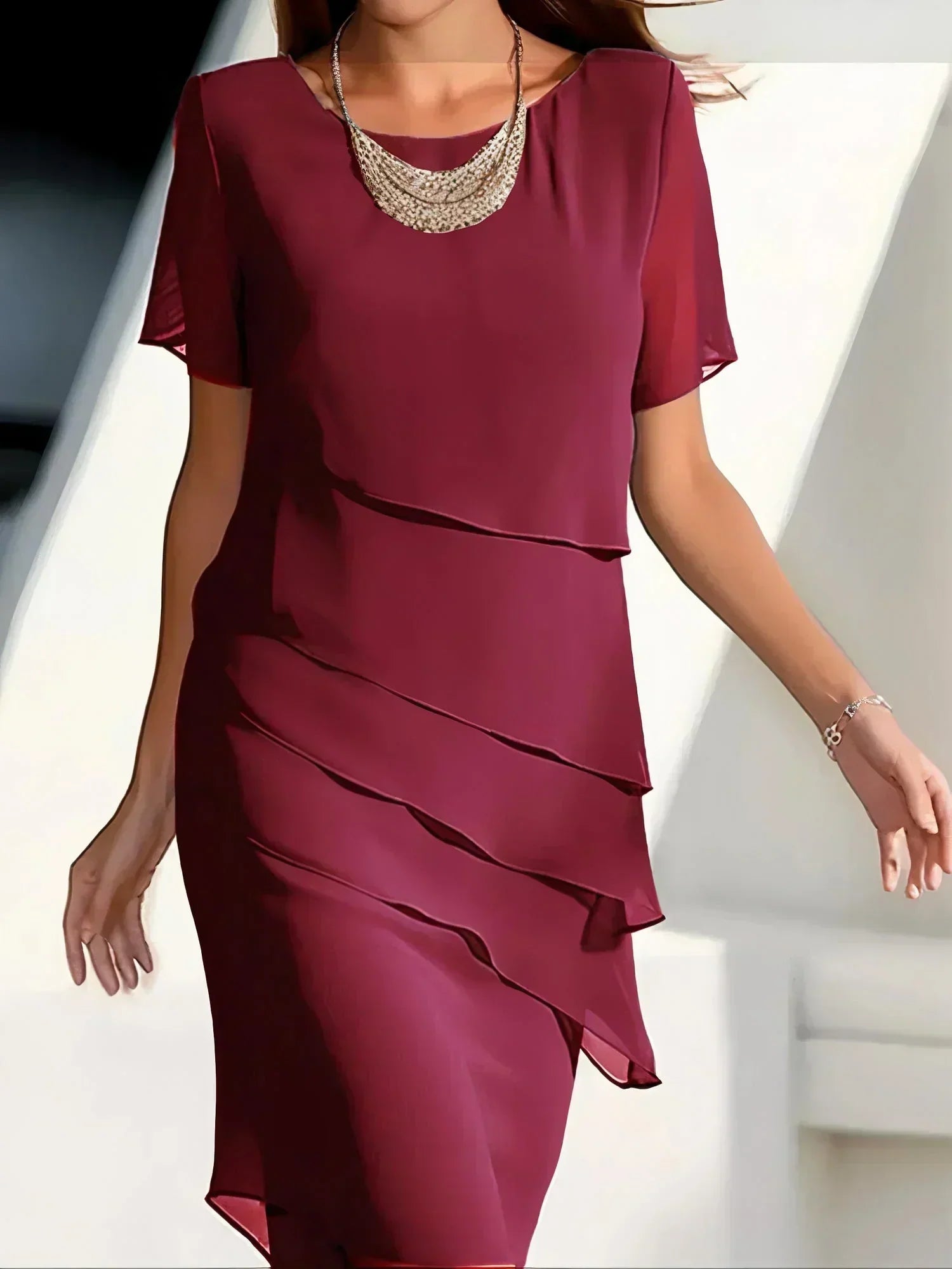Amiya – Elegantes Schlankmachendes Kleid