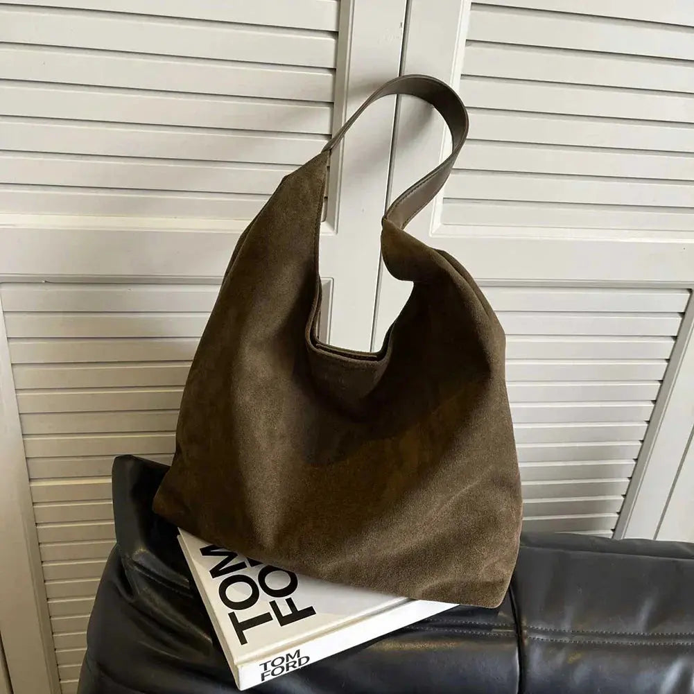 SUENTA Chloé | Damen-Schultertasche – Weiches Wildleder, luxuriöse Textur & Bohème-Eleganz grün