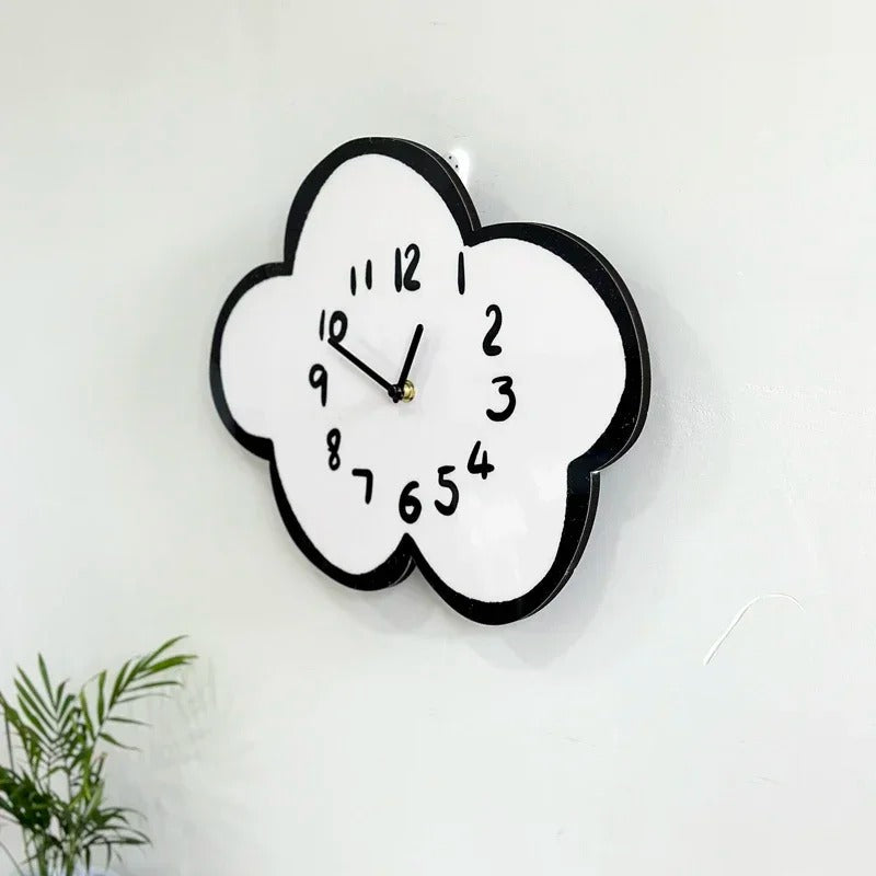 SUENTA Wanduhr Wolkenform Cartoon Stil Leises Uhrwerk Kinderzimmer