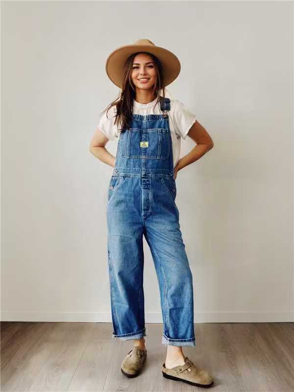 SUENTA Damen-Latzhose aus Denim Vintage-Look praktische Schlaufe grüne Ziernähte Mittelblau