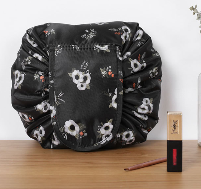 SUENTA Damen Kosmetiktasche Mit Kordelzug Reise Flach Ausbreiten Sicher Zusammengefasst Schwarze Blume