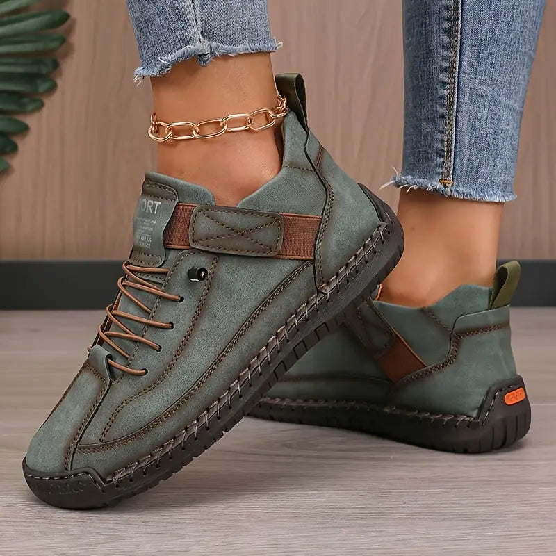 SUENTA Soris | Damen Sneaker – Breite Zehenbox, Seitliche Elastikeinsätze & Leichte Struktur