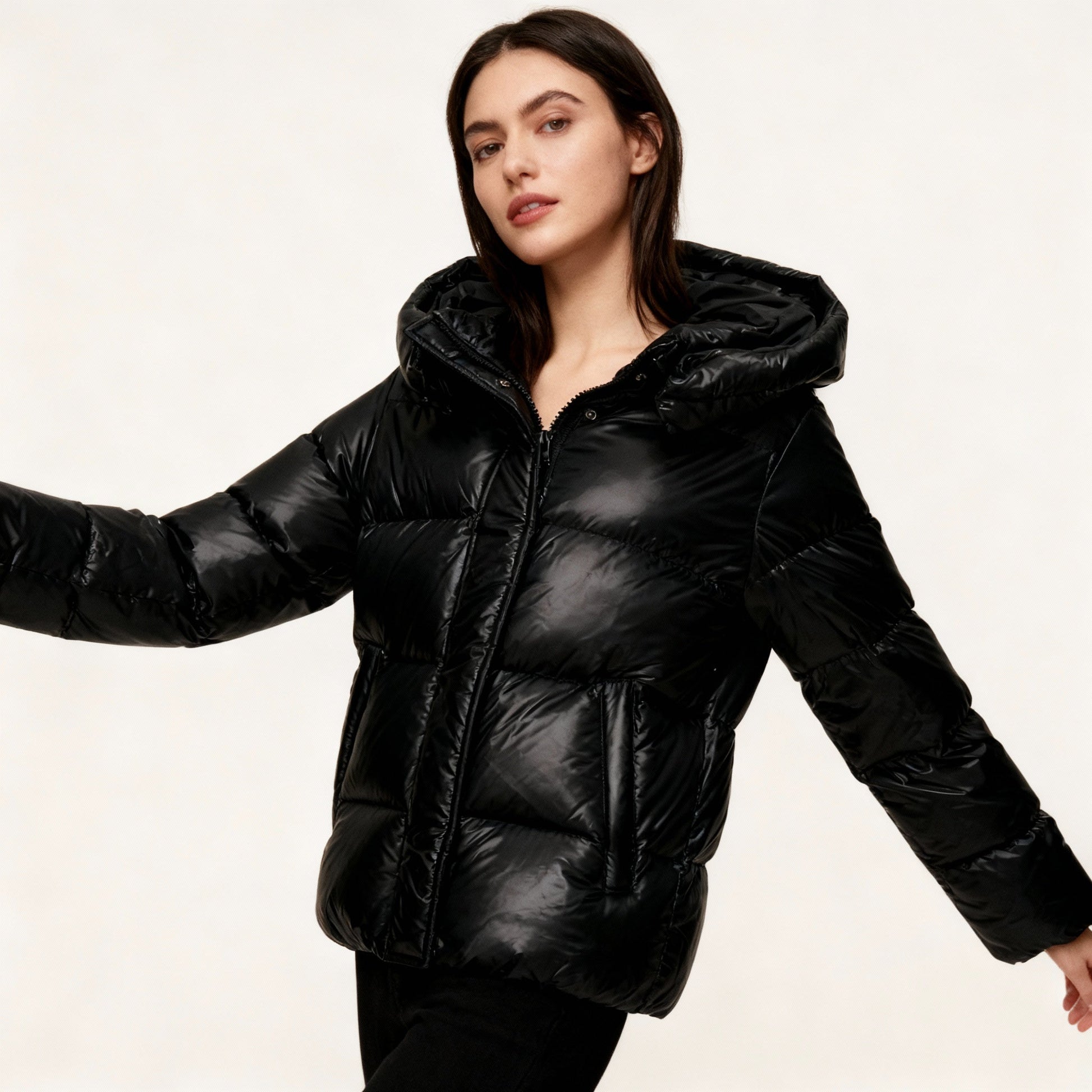 SUENTA Damen Ultraleichte Steppjacke Mit Kapuze Kunstfaser Und Taschen Schwarz