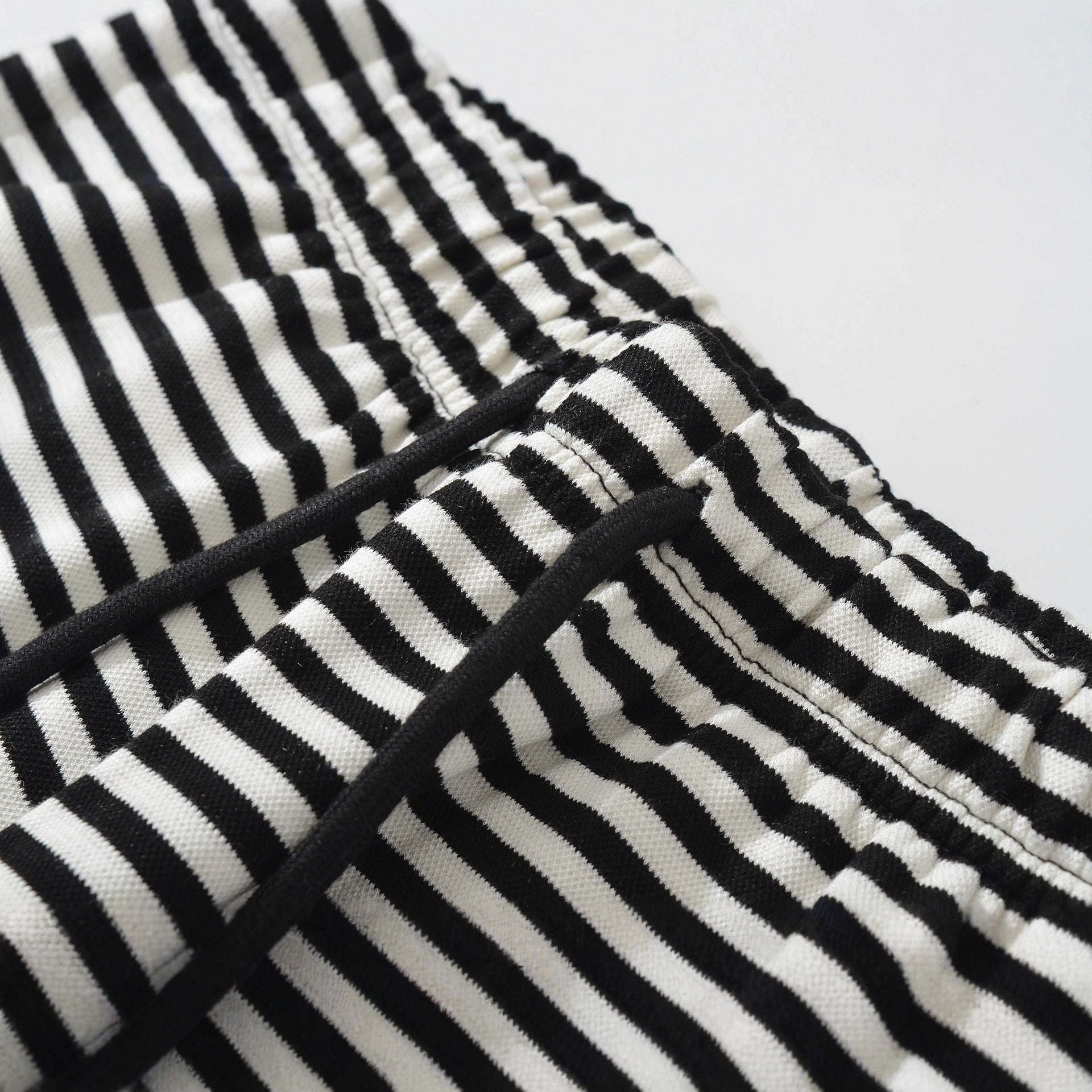 SUENTA Damen weite gestreifte Relax-Hose Streifenmuster Lockeren Schnitt