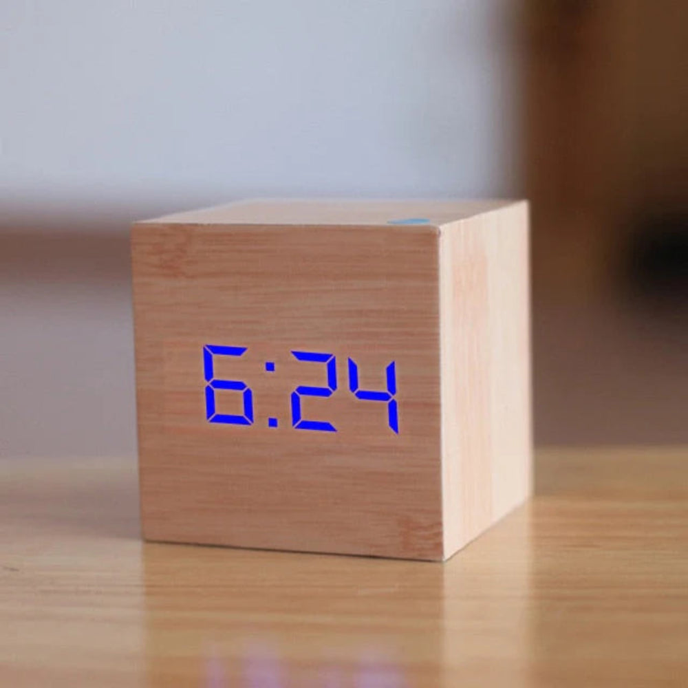 SUENTA Digitalwecker Kompakt Mit Helligkeit Nachtmodus Uhrzeit Holz & Blau