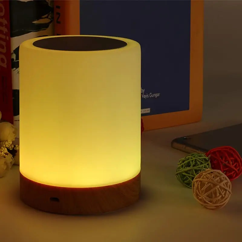 SUENTA Dimmbares LED Nachtlicht mit Modernem Design und Farbwechsel