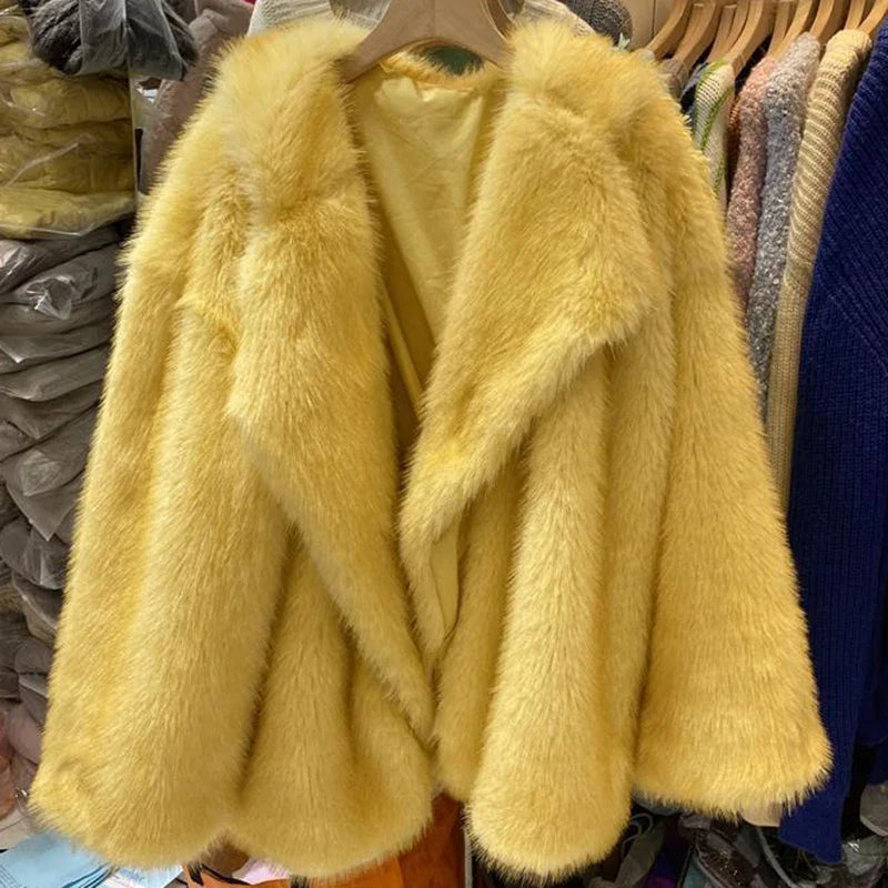 SUENTA Damen Pelzmantel Plüschpelzmode Luxuriösen Glamour Textur Gelb