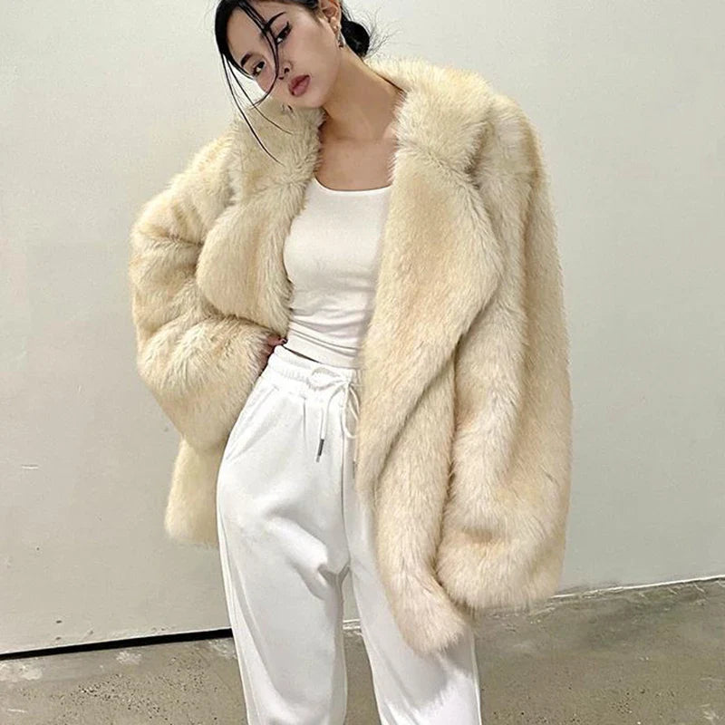 SUENTA Damen Pelzmantel Plüschpelzmode Luxuriösen Glamour Textur Weiss