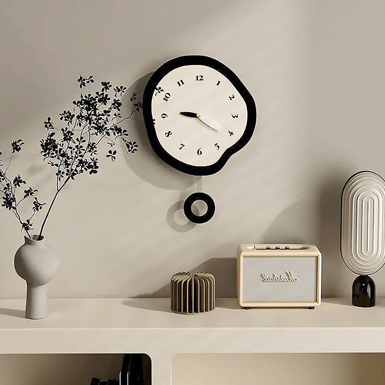SUENTA Geformte Zeitwanduhr Abstraktes Design Leise Quarzpendelwerk