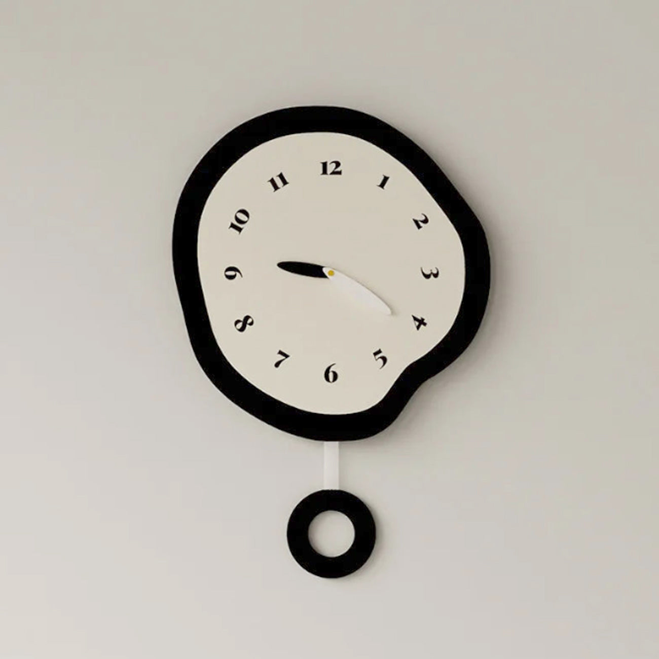 SUENTA Geformte Zeitwanduhr Abstraktes Design Leise Quarzpendelwerk