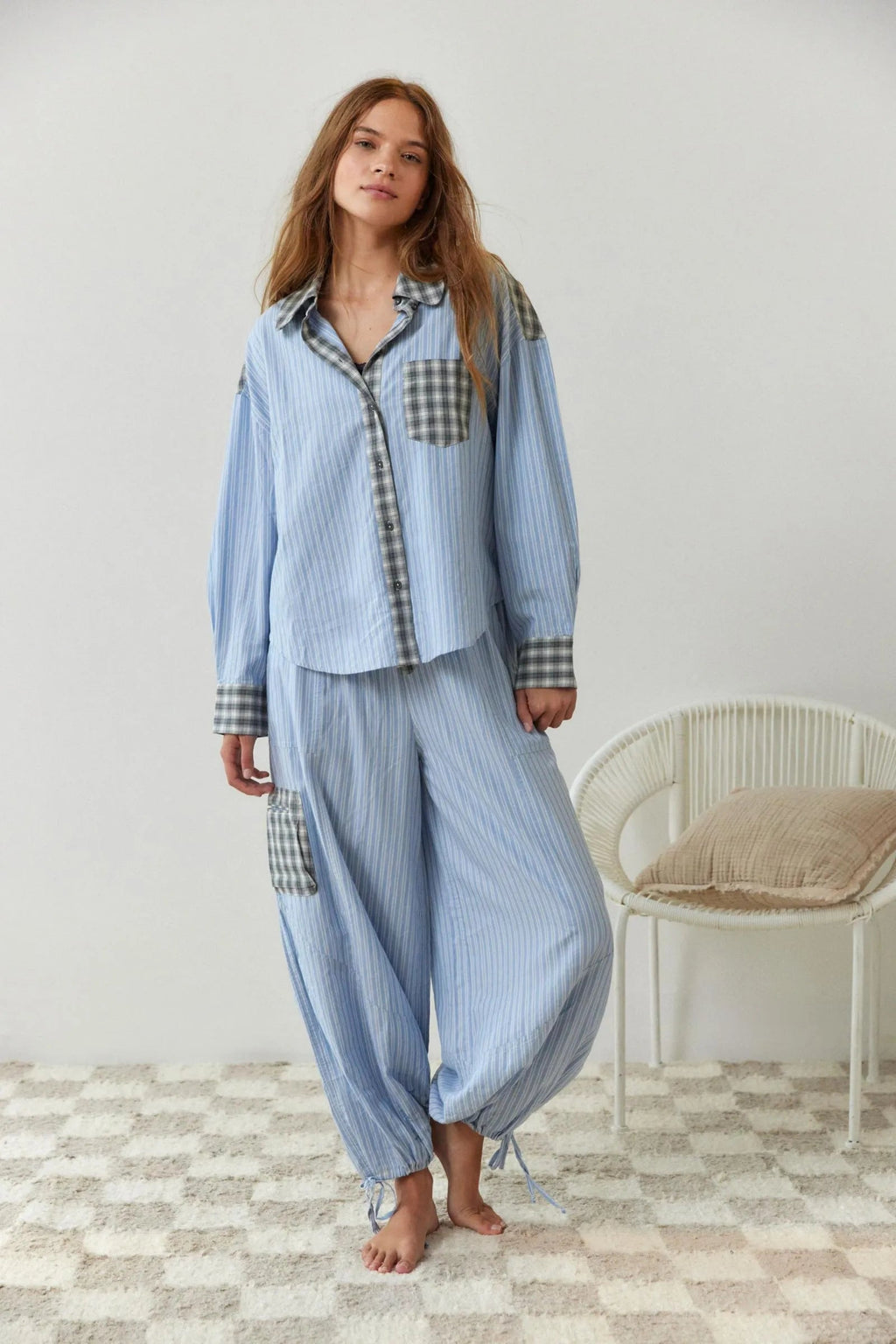 SUENTA Flōre | Damen Gestreiftes Pyjama-Set – Verspielte Details & Entspannte Silhouette