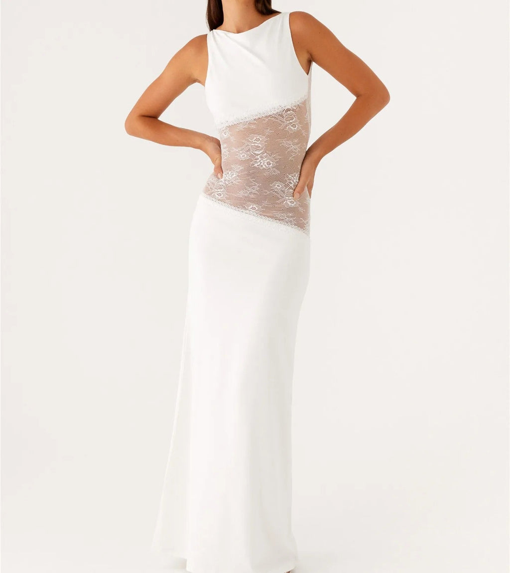 SUENTA Aura | Langes Spitzenkleid für Damen – Elegante Silhouette & anspruchsvolles Design Weiß