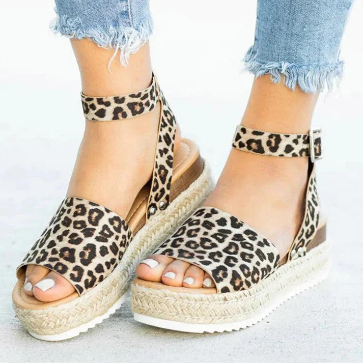 SUENTA Luma | Elegante Damen-Sommersandalen – Handgefertigte Qualität & bequeme Passform Pantherprint