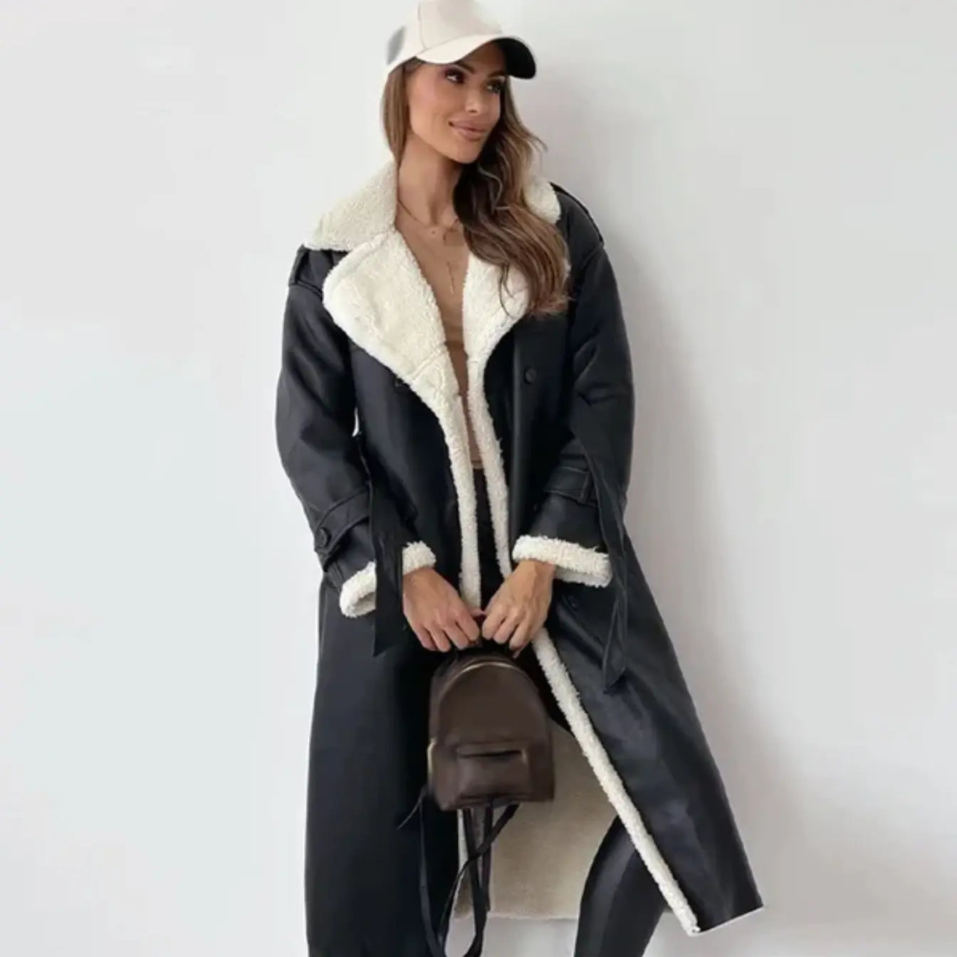SUENTA Damen Winterjacke – Klassische Länge mit Fleece & Teddykragen Schwarz