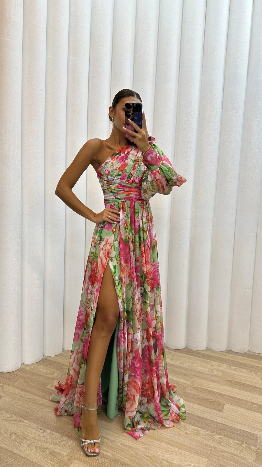 SUENTA Schulterfreien Blumenkleid Fließende Silhouette Florale Details Rosa