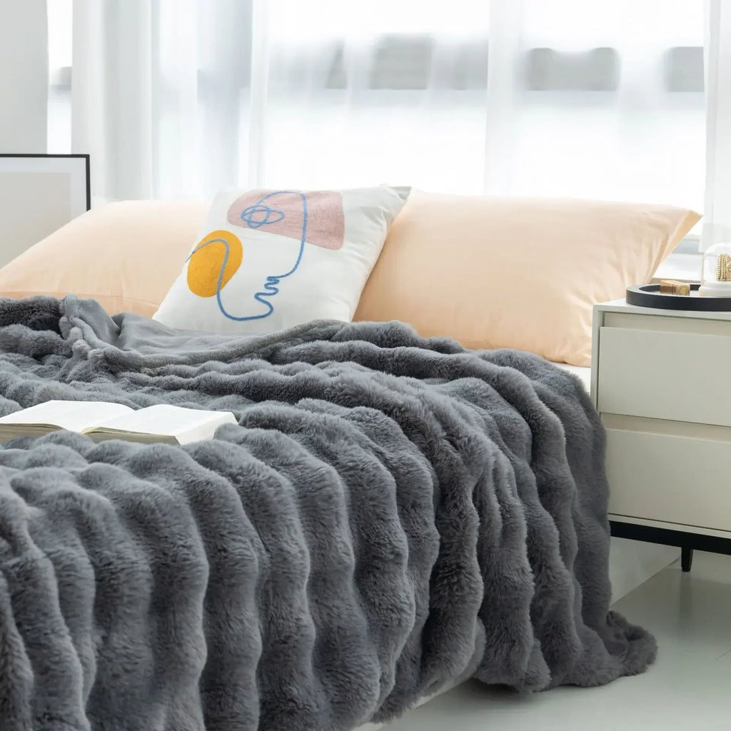 SUENTA Luxuriöse Fleece Decke Für Bett Und Sofa Wärme Und Weich Grau