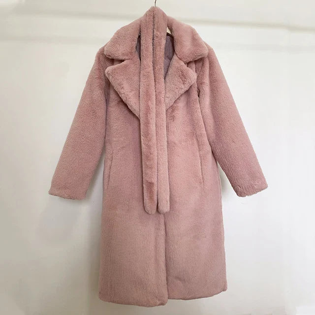 SUENTA Damen Pelzmantel Opulenten Glamour Seidige Plüschige Textur