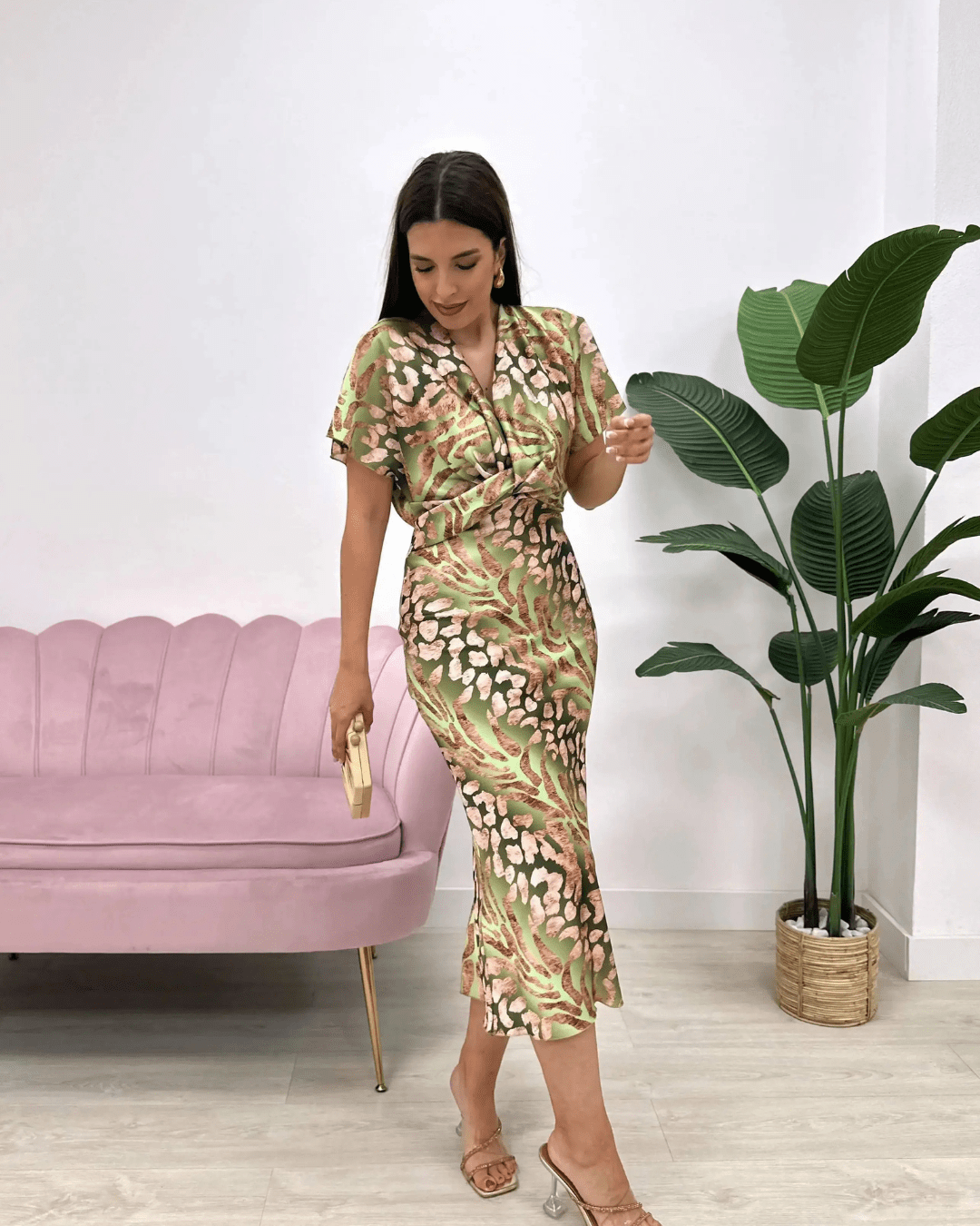 SUENTA Damen Kleid Maria Signature Elegance Natürliche Schönheit Komfort Raffinesse