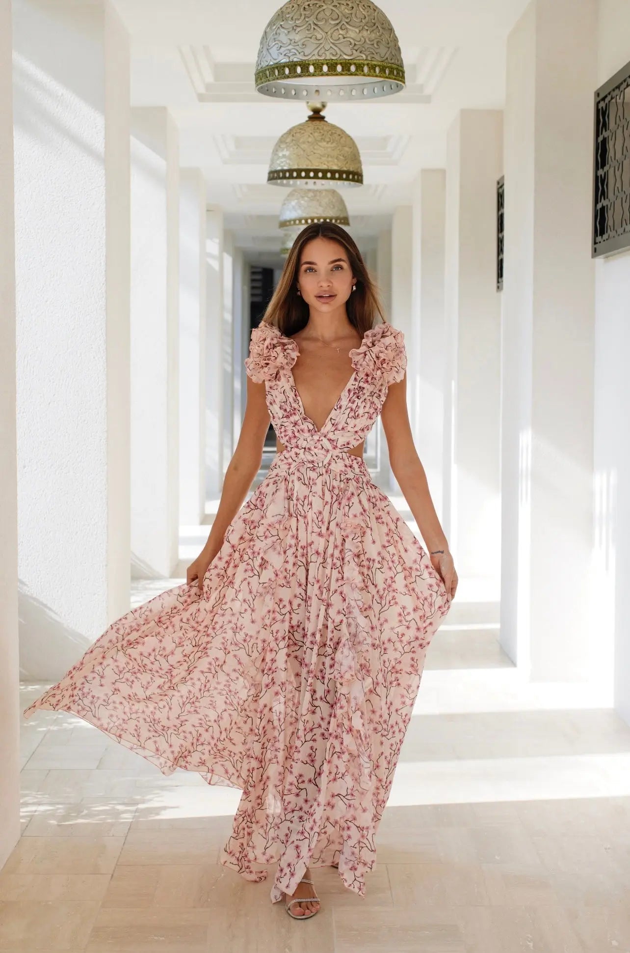 SUENTA Maxikleid für Damen–Tiefer V-Ausschnitt–Rüschenärmel–A-Linien-Schnitt–Blumenmuster Blumenmuster