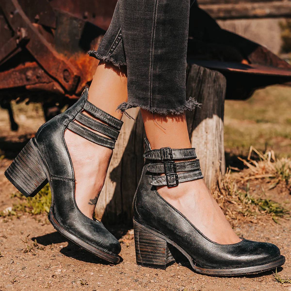 SUENTA Women's Elegant Block Heel Pumps - Comfortable All-Day Dress Shoes with Stable Chunky Heel, Cushioned Insole & Closed Toe Schwarz