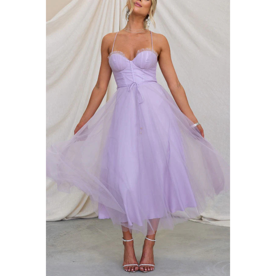 SUENTA Beya | Moderne Spaghettiträgerkleid für Frauen in Maxi-Länge – Ätherischer Seiden-Touch, Architektonische A-Linie & Skandinavische Sommer-Majestät lila