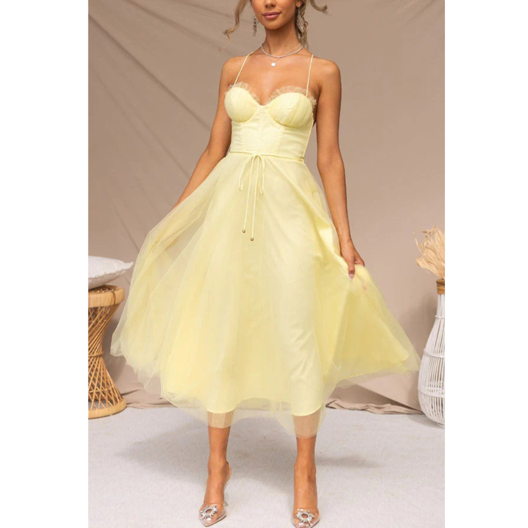 SUENTA Beya | Moderne Spaghettiträgerkleid für Frauen in Maxi-Länge – Ätherischer Seiden-Touch, Architektonische A-Linie & Skandinavische Sommer-Majestät gelb
