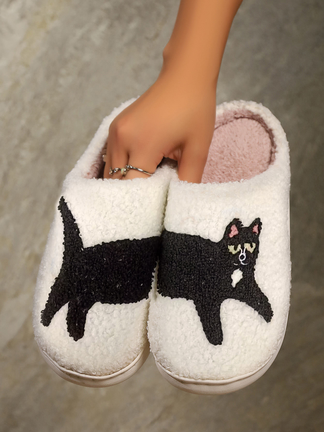 SUENTA Bequeme Hausschuhe mit Katzenmotiv Verspieltes Design Warme Weiß