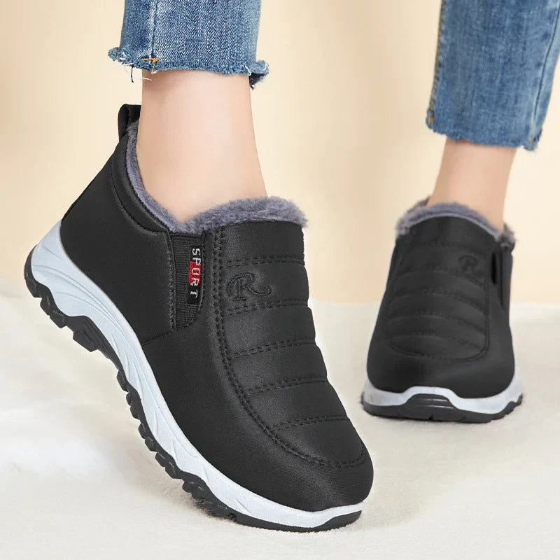 SUENTA Modische Schlupf-Winterstiefel für Damen | Mit Reißverschluss - Winterstiefel Schwarz