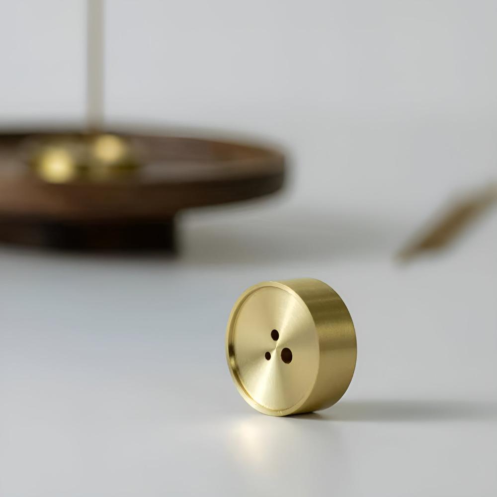 SUENTA Balinesischer Räucherstäbchenhalter aus Holz und Kupfer – Kompakt und Elegant