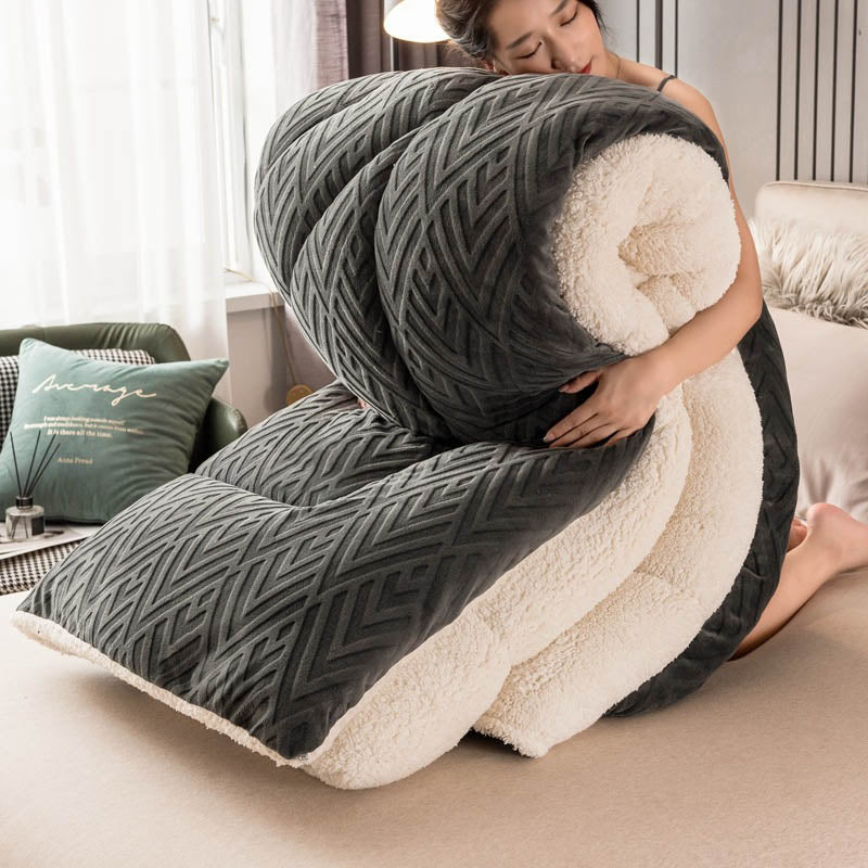 SUENTA Dicke Sherpa Winterdecke Mit Flauschigem Steppkern Extra Warm Dunkelgrau & Weiß