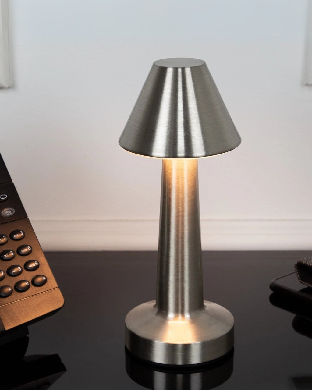 SUENTA Drahtlose Tischlampe aus Metall in Gold – Elegante Beleuchtung