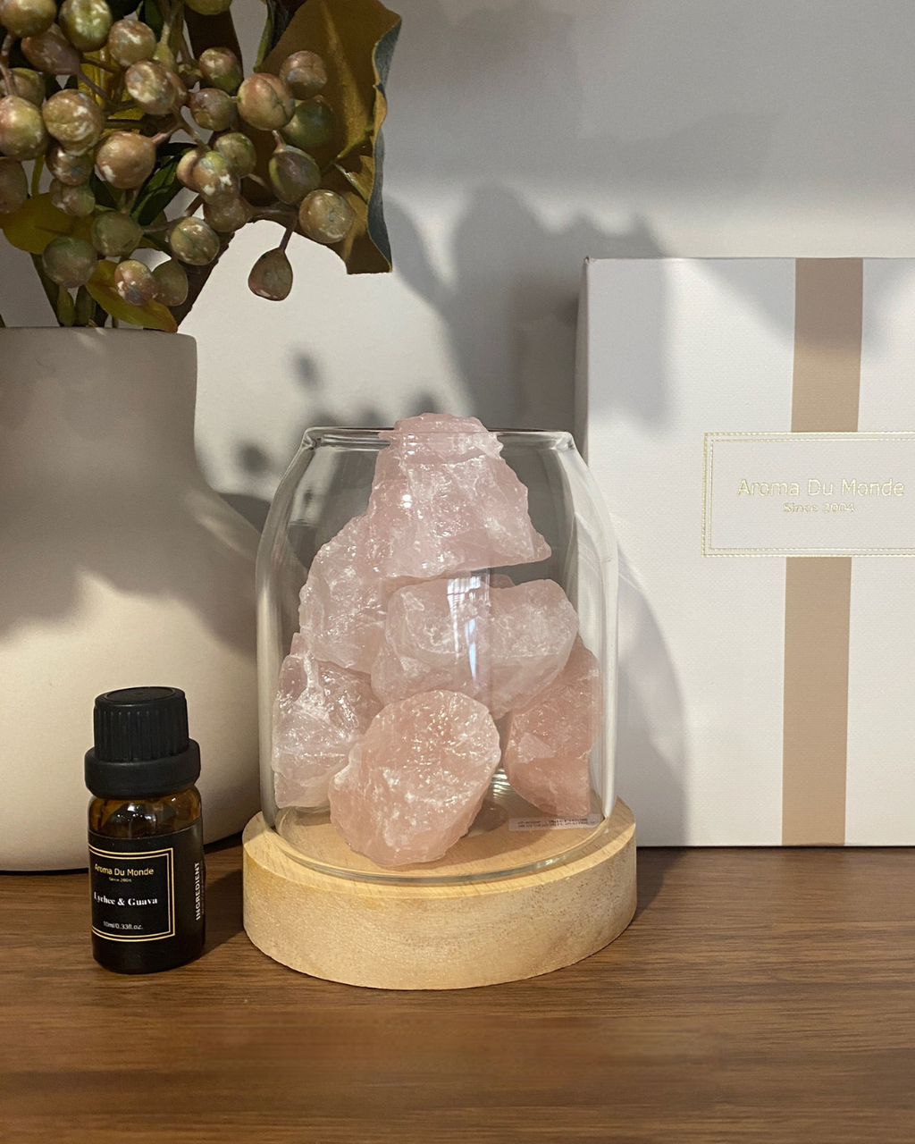 SUENTA Elegante Kristall Dekoration mit Glaskuppel und Holzsockel – Rosé und Klar
