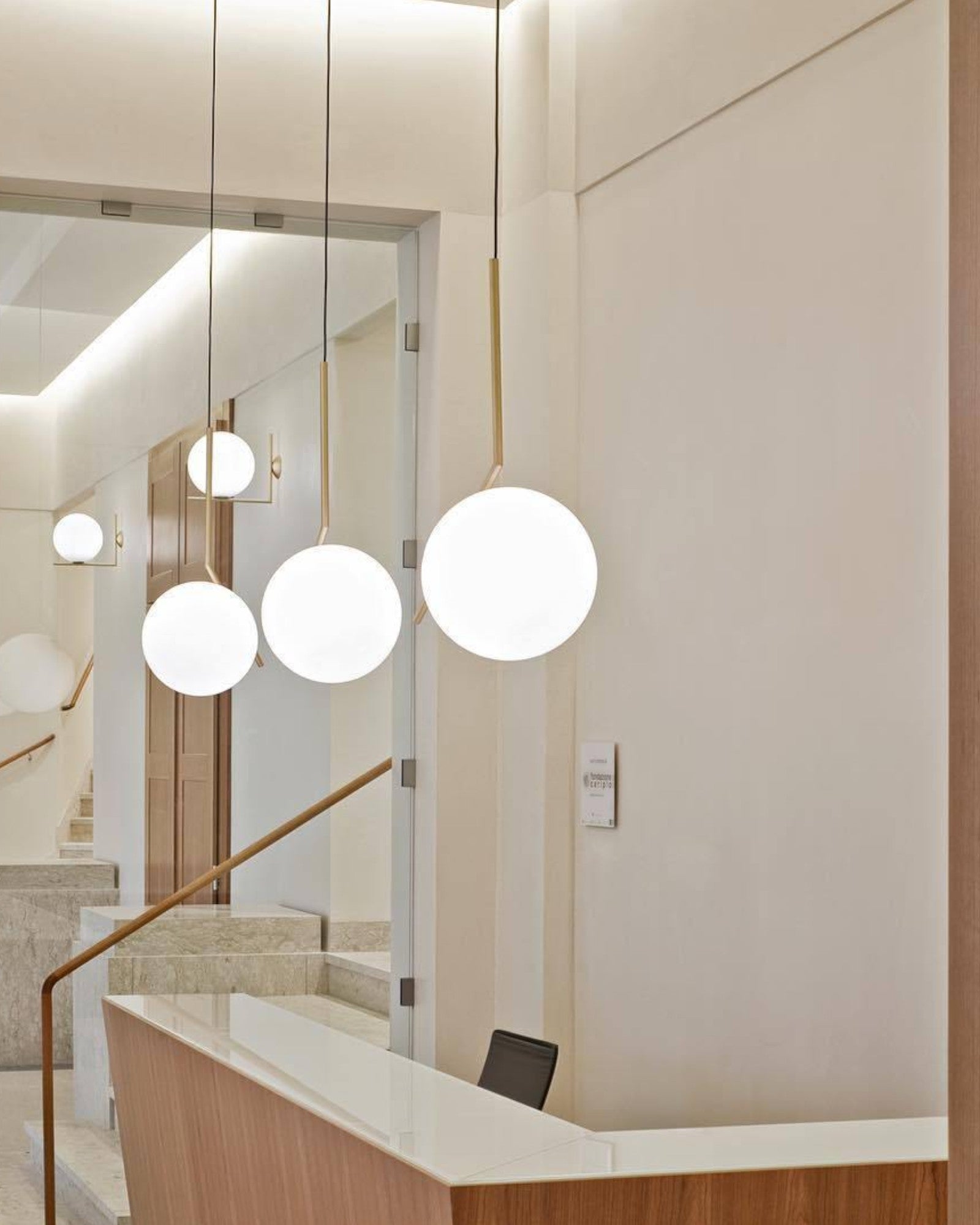 SUENTA Elegante Pendelleuchte im Art-Deco-Stil für Esszimmer – Messing und Glas
