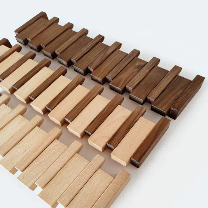 SUENTA Elegante Wandgarderobe aus Holz im Pianostil mit 5 oder 8 Haken