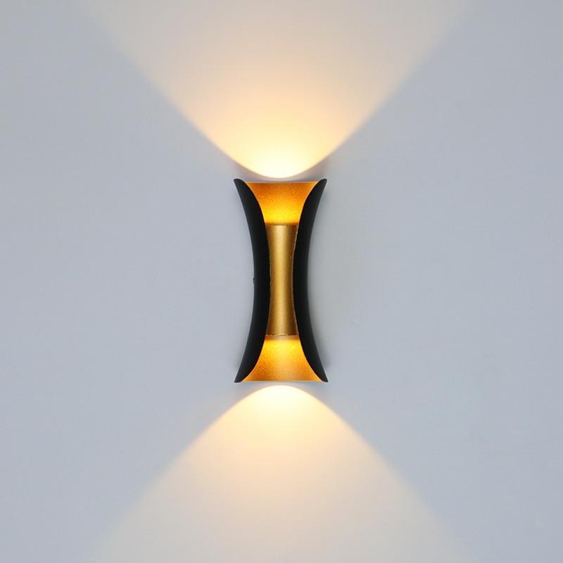 SUENTA Gebogene LED Wandleuchte Für Außenbereich Garten Flur Schwarz und Gold Klein 6W Warmweiß