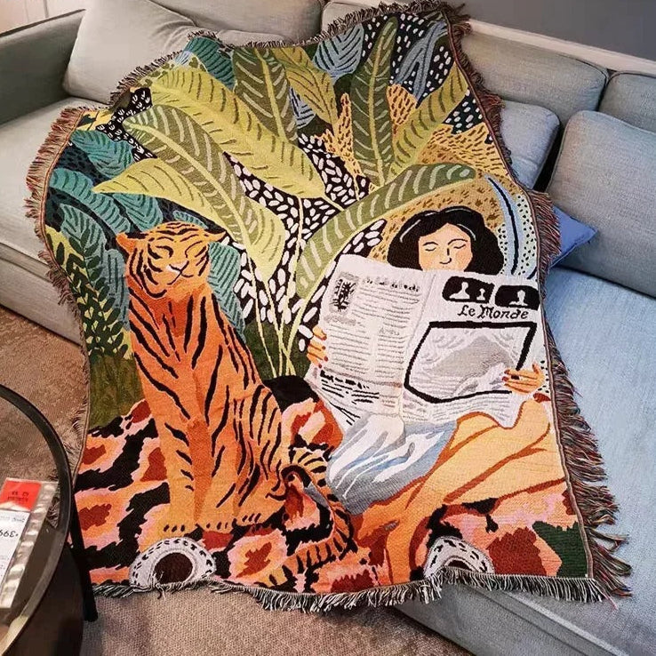 SUENTA Gemütliche Wohndecke mit Quasten aus Polyester-Baumwolle – Vielseitig einsetzbar, Jacquard-Webart mit Tiger-Motiv
