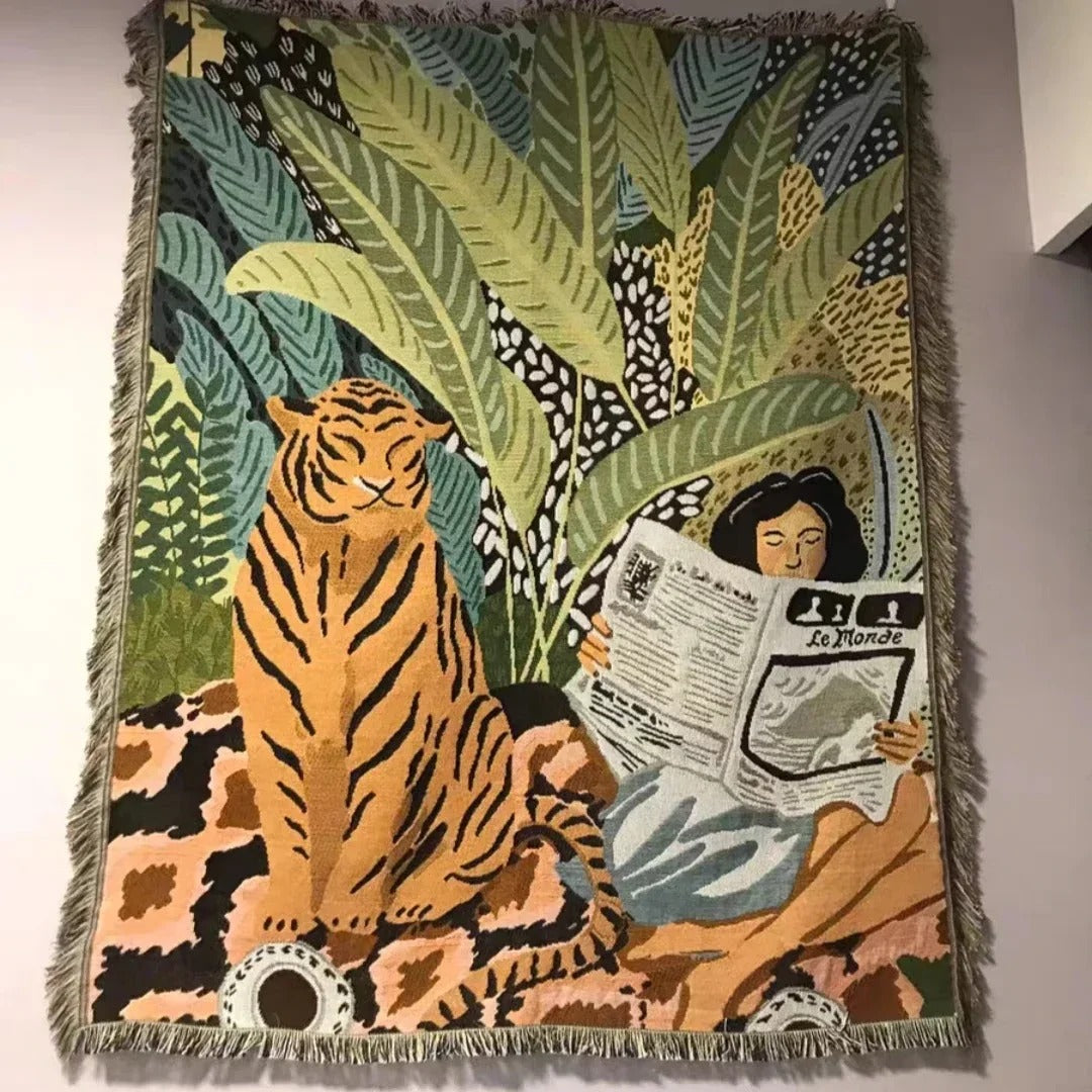 SUENTA Gemütliche Wohndecke mit Quasten aus Polyester-Baumwolle – Vielseitig einsetzbar, Jacquard-Webart mit Tiger-Motiv
