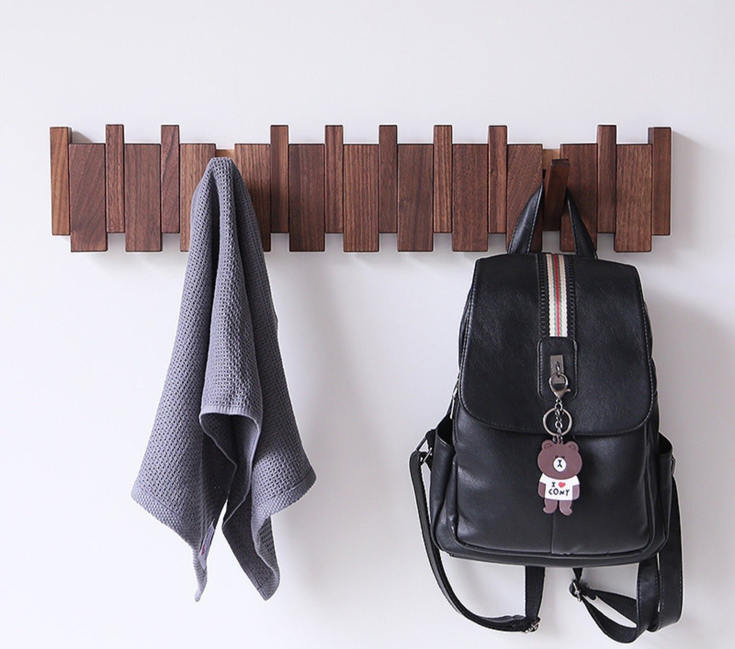 SUENTA Handgemachter Kleiderhaken Wand in Pianovorm aus Holz – 4/6 Haken
