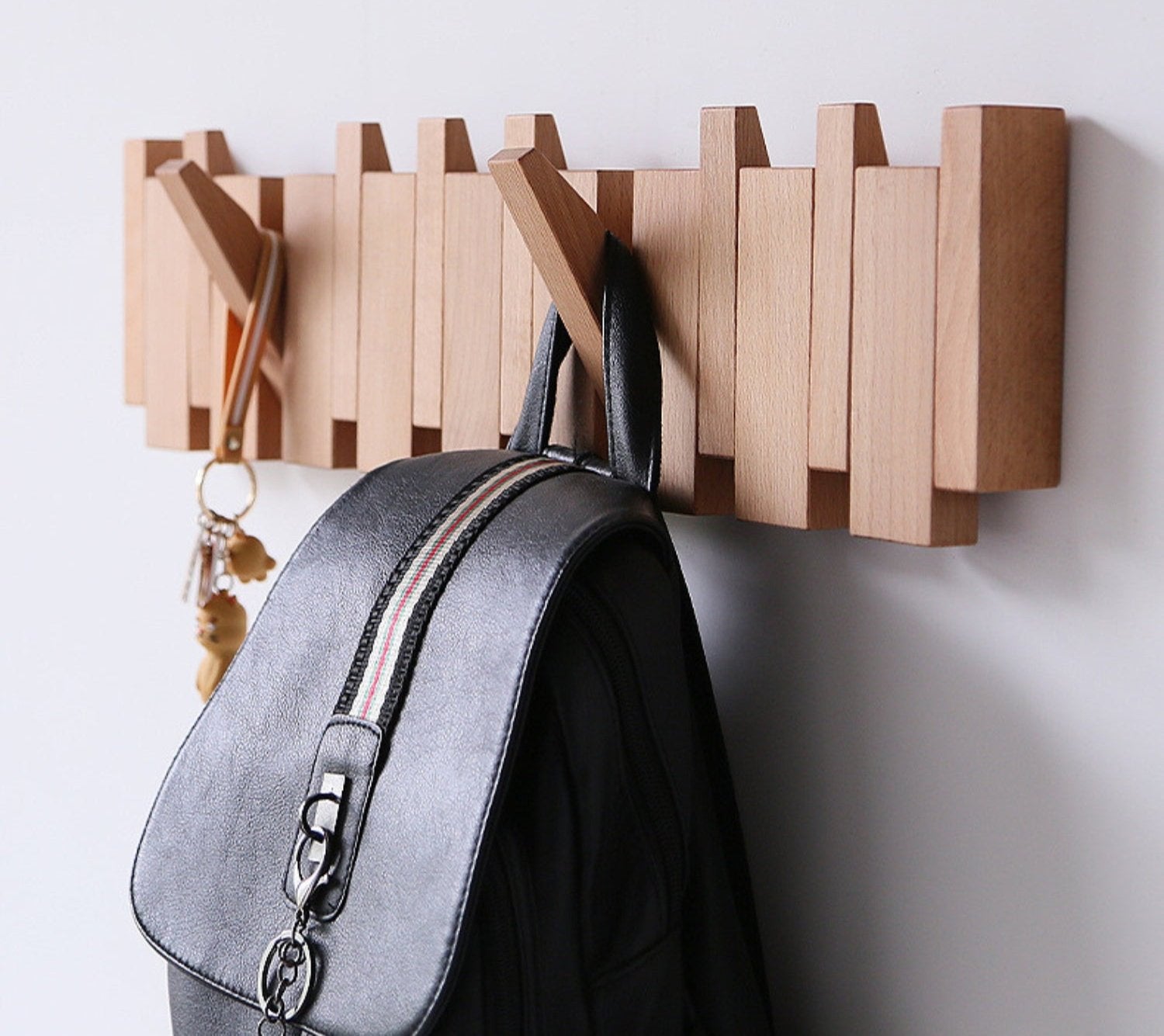 SUENTA Handgemachter Kleiderhaken Wand in Pianovorm aus Holz – 4/6 Haken Buche