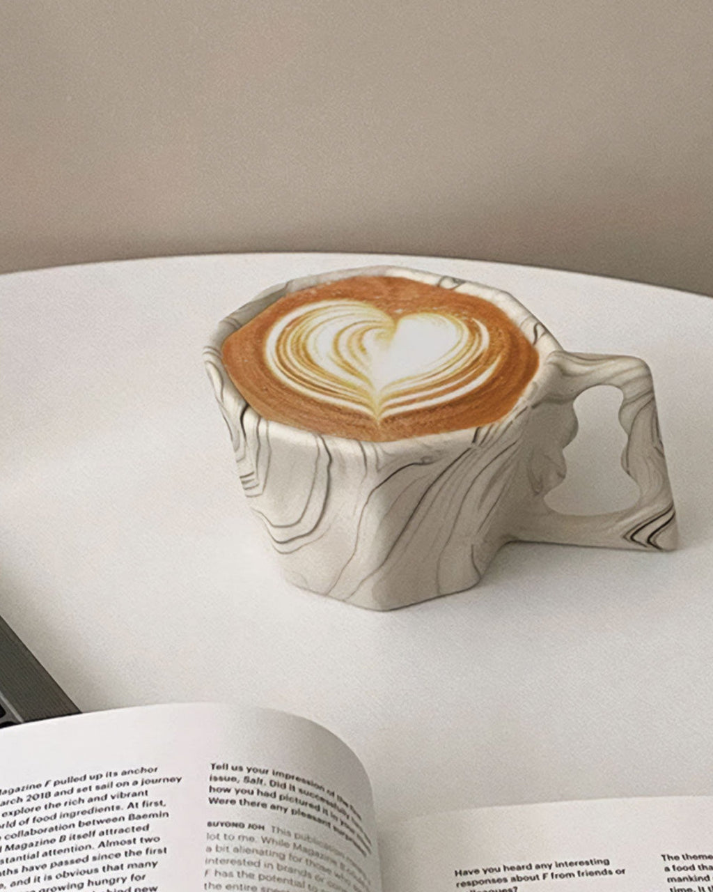 SUENTA Keramik Kaffee Becher Achteckig Braun Grau – Modernes Design