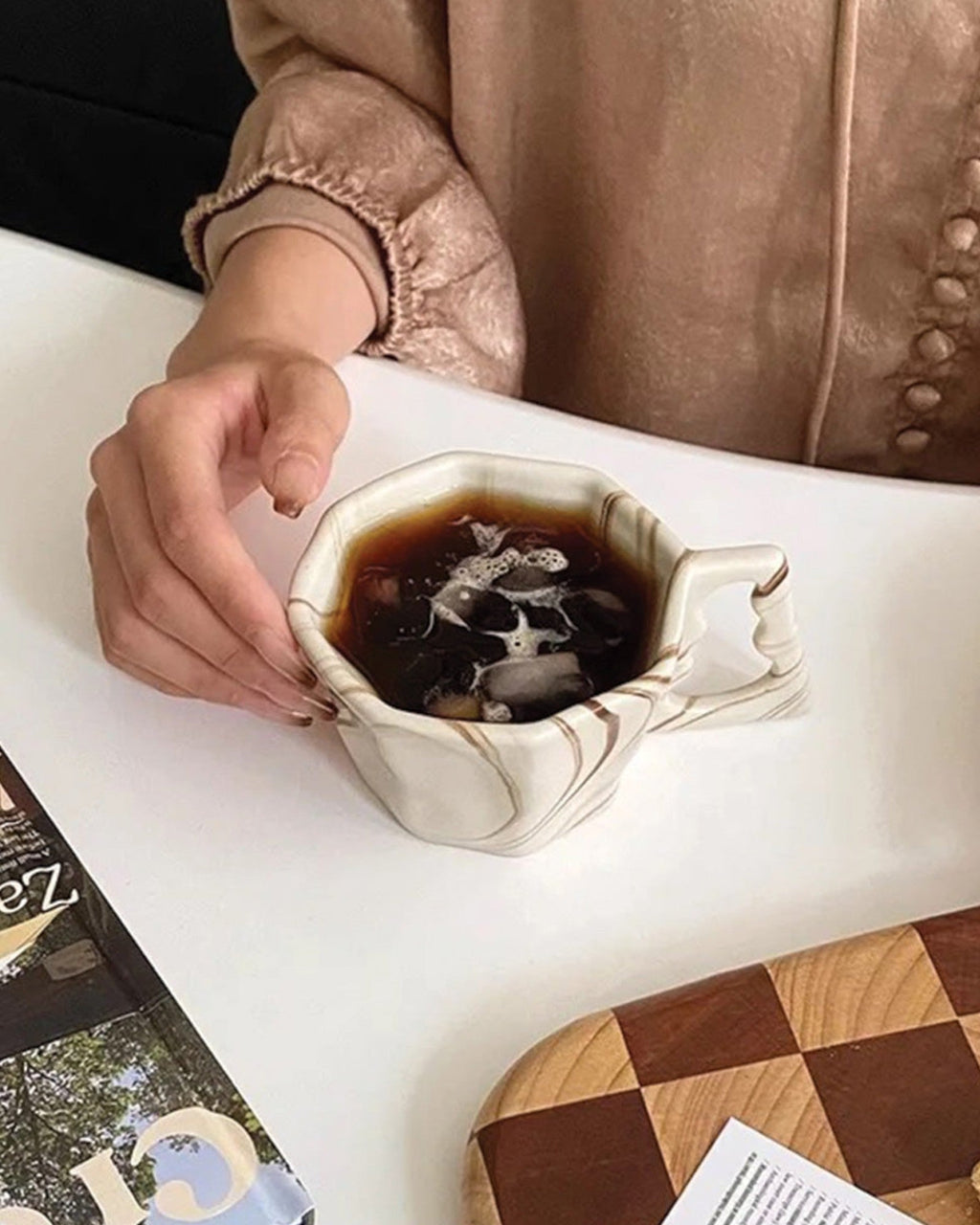 SUENTA Keramik Kaffee Becher Achteckig Braun Grau – Modernes Design