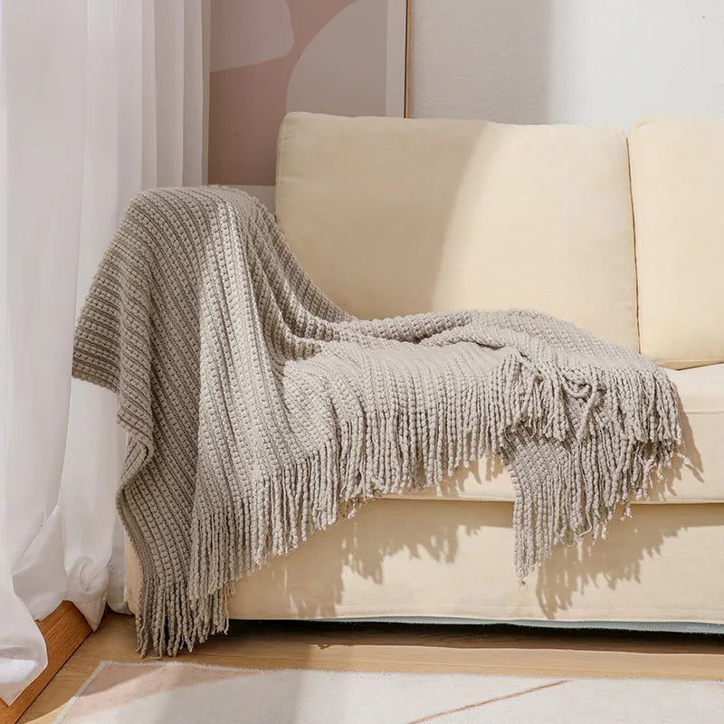 SUENTA Kuscheldecke Bohemian Strickdecke mit Fransen – Weich und Vielseitig Khaki