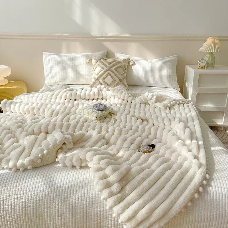SUENTA Kuscheldecke aus Kunstfell 150x200 cm – Weiche Wolldecke für Sofa und Bett 2